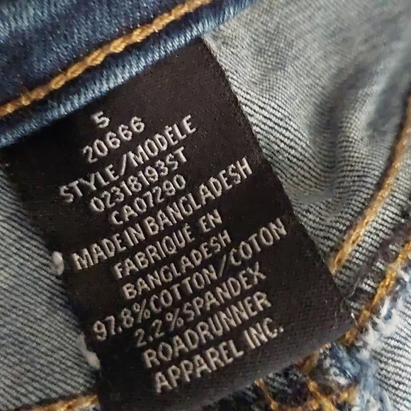 Distressed jeans - Picture 5 of 5